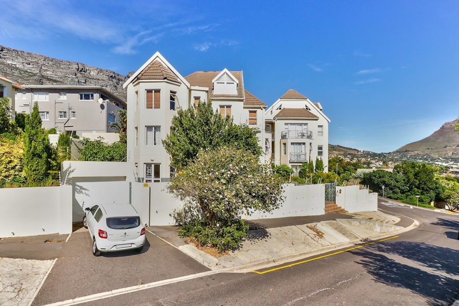 1 Bedroom Property for Sale in Vredehoek Western Cape